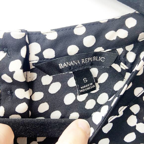 2/$30 Banana Republic Small Womens Black White Polka Dot Popover Blouse Top - Picture 4 of 8